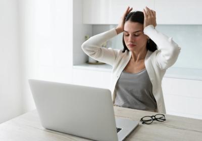 Пол уходит из-под ног: почему кружится голова и пора вызывать скорую